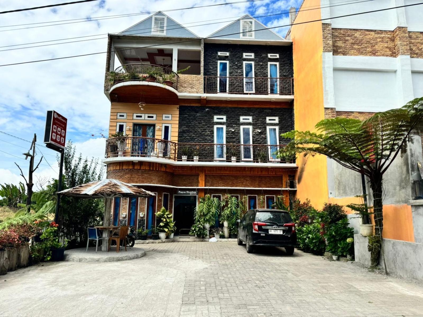 Sapo Rumbia Berastagi Exterior foto